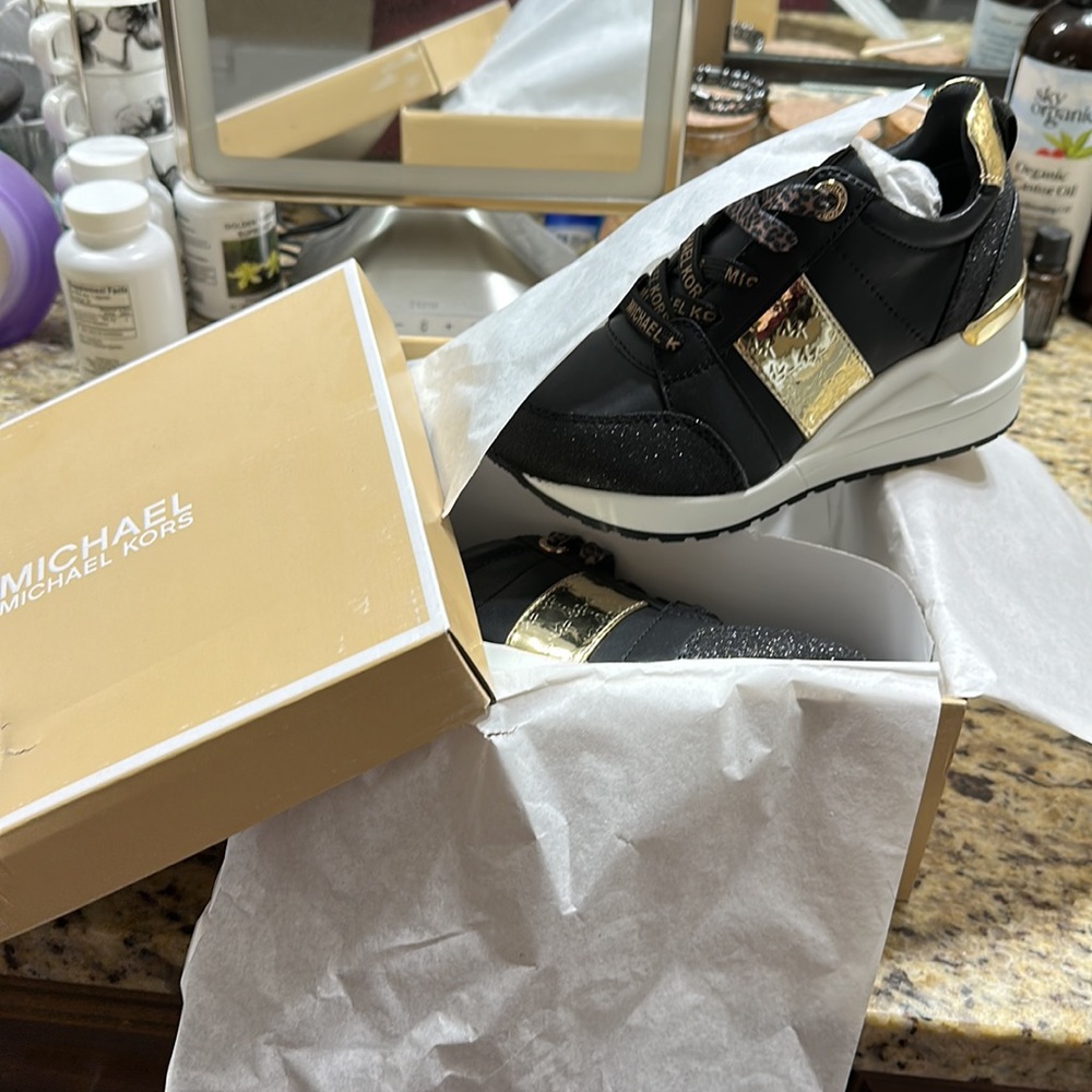 CLASSY Brand New Michael Kors Wedge Sneakers Girls/Small Women’s Size 1 Youth